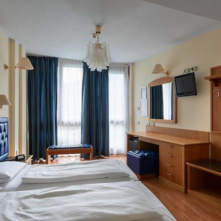 Hotel Alexander Limone sul Garda Exterior photo