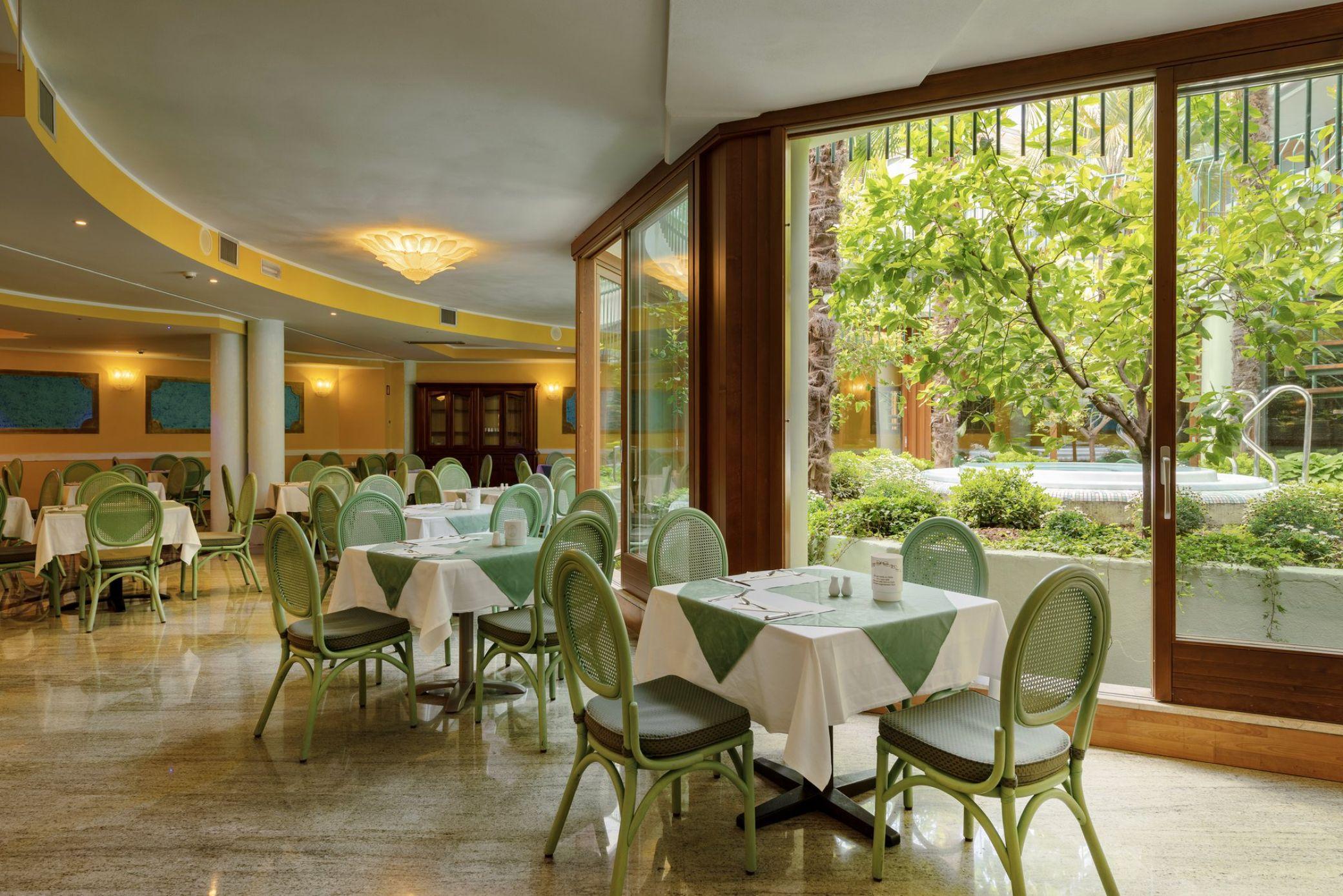 Hotel Alexander Limone sul Garda Exterior photo