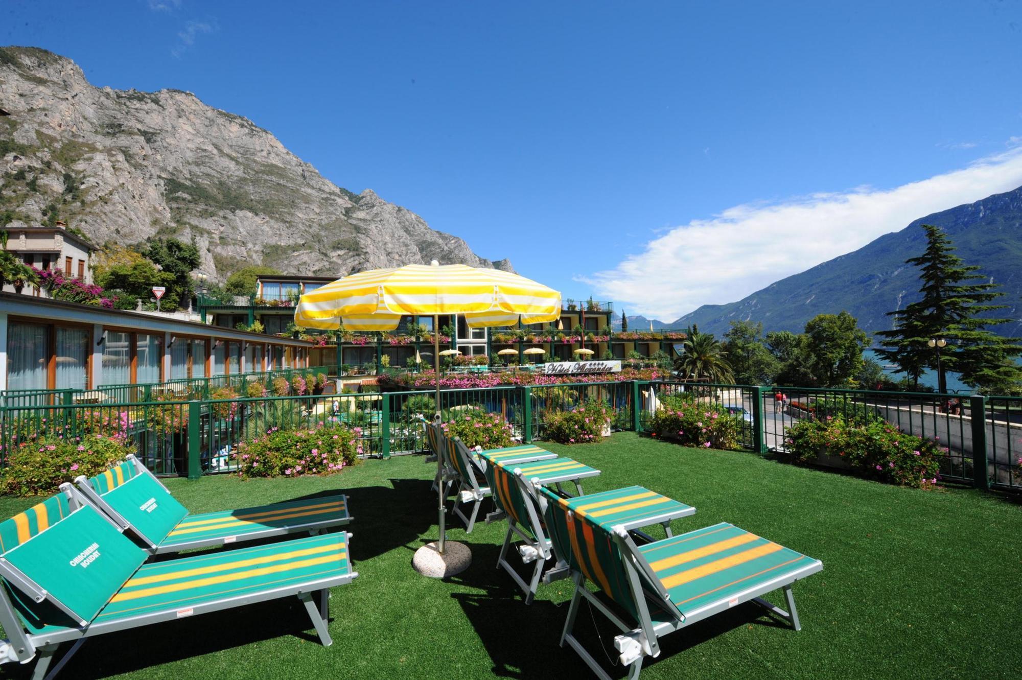 Hotel Alexander Limone sul Garda Exterior photo