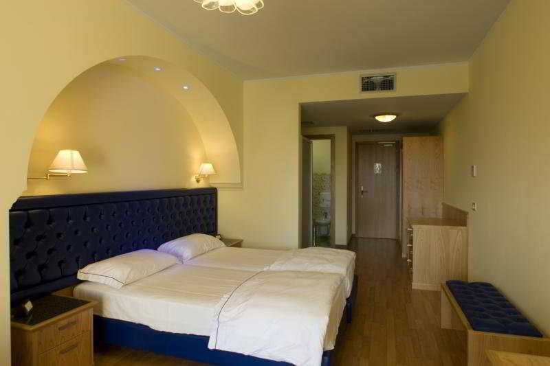 Hotel Alexander Limone sul Garda Exterior photo